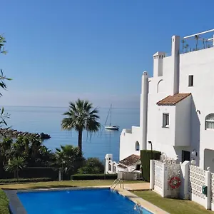 Front Sea View Penthouse Apartment Estepona